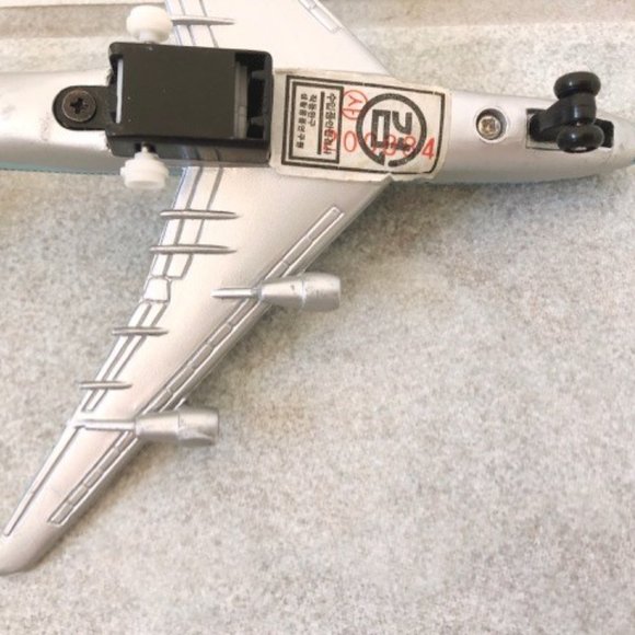 Vintage Korean Airplane Model - Picture 5 of 9